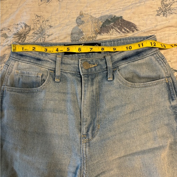 Hollister Ultra High Rise Mom Jeans 0L / 24 Light Wash - Picture 4 of 6